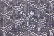 画像をギャラリービューアに読み込む, 新品同様 GOYARD ゴヤール Plumet プリュメ ショルダーバッグ 斜めがけポシェット ストラップ無し PVC レザー グレー 中古 46537