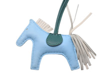 Load image into Gallery viewer, HERMES エルメス Rodeo Charm PM ロデオチャームPM アクセサリー アニオン コットン ブルー グレー カーキ 美品 中古 46551