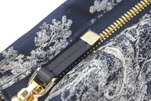 Load image into Gallery viewer, 新品同様 Christian Dior クリスチャンディオール トラベル スモール ジップ ポーチ ネイビー ロゴ 総柄 S5567OTEU M928 中古 46574