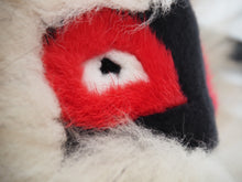 画像をギャラリービューアに読み込む, FENDI フェンディ モンスターキーホルダー キーチャーム ファー ベージュ ブラック レッド シルバー金具 美品 中古 46662