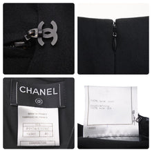 Load image into Gallery viewer, 極美品 CHANEL シャネル 2002 セットアップ ブラック ココマーク ラインストーン 02A P19834W03053/P19746V11502 42/40 中古 47034