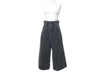 Load image into Gallery viewer, CELINE セリーヌ ハイウエスト ジャンボジーンズ チャコールウォッシュデニム エディ期 2N636947F ブラック 25 美品 中古 47141