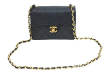 画像をギャラリービューアに読み込む, CHANEL シャネル ショルダーバッグ ミニマトラッセチェーンショルダー 1番台 ブラック ラムスキン ゴールド金具 美品 中古 47159