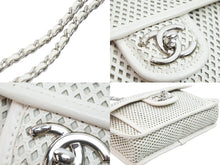 画像をギャラリービューアに読み込む, CHANEL シャネル ショルダーバッグ ココマーク チェーンショルダー17番台 ホワイト パンチングレザー シルバー金具 美品 中古 47160