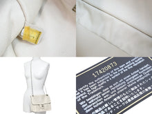 画像をギャラリービューアに読み込む, CHANEL シャネル ショルダーバッグ ココマーク チェーンショルダー17番台 ホワイト パンチングレザー シルバー金具 美品 中古 47160