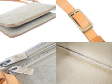 Load image into Gallery viewer, CELINE セリーヌ ショルダーバッグ Cマカダム柄 スエード レザー アイボリー ライトブラウン 良品 中古 47296