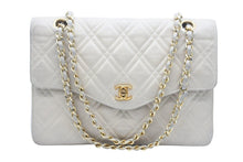 Load image into Gallery viewer, CHANEL シャネル マトラッセ チェーン ショルダーバッグ 初期 ベージュ ラムスキン ココマーク ゴールド金具 中古 47525
