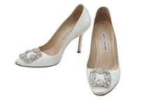 Load image into Gallery viewer, Manolo Blahnik マノロ ブラニク HANGISIFLAT_CLC 36.5 LCRM 白 ホワイト スワロフスキー 中古 47577