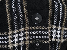 画像をギャラリービューアに読み込む, CHANEL シャネル ツイードジャケット ココマークボタン P56957V42880 17A ブラック ベージュ ホワイト サイズ40 美品 中古 47588