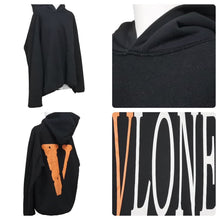 Load image into Gallery viewer, VLONE ヴィ―ローン ステープル フーディ ロゴ プルオーバー パーカー DRY CLEAN ONLY サイズL ブラック×オレンジ 美品 中古 47640