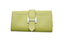 Load image into Gallery viewer, HERMES エルメス ベアン キーケース アニスグリーン □K刻 シェーブル 小物 ロゴ 良好 中古 47732