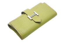 Load image into Gallery viewer, HERMES エルメス ベアン キーケース アニスグリーン □K刻 シェーブル 小物 ロゴ 良好 中古 47732