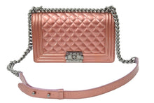 Load image into Gallery viewer, CHANEL シャネル ショルダーバッグ ボーイシャネル 19番台 ピンク パープル パテント 美品 中古 48409