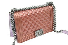 Load image into Gallery viewer, CHANEL シャネル ショルダーバッグ ボーイシャネル 19番台 ピンク パープル パテント 美品 中古 48409