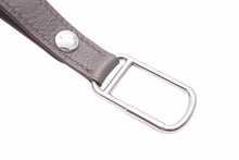 Load image into Gallery viewer, 新品同様 HERMES エルメス ネックストラップ エタン キーリング □Q 中古 48475