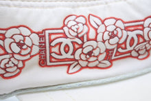 画像をギャラリービューアに読み込む, CHANEL シャネル サンバイザー 花柄 ポリエステル ナイロン ホワイト レッド マジックテープ 調整可 美品 中古 48539