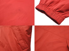 Load image into Gallery viewer, LOUIS VUITTON ルイ・ヴィトン 18AW マウンテン パーカー レッド シルク ロゴ RM182M FHM HFB15W サイズ50 中古 48590