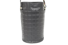 Load image into Gallery viewer, CHANEL シャネル チョコバー ショルダーバッグ 7番台 筒型 ラムスキン バケツ ブラック 鞄 ココマーク ロゴ 美品 中古 48751