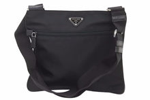 Load image into Gallery viewer, PRADA プラダ 斜め掛けショルダーバッグ フラット メッセンジャーバッグ VA053M シルバー金具 良品 中古 48910