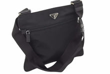 Load image into Gallery viewer, PRADA プラダ 斜め掛けショルダーバッグ フラット メッセンジャーバッグ VA053M シルバー金具 良品 中古 48910