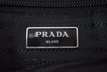 Load image into Gallery viewer, PRADA プラダ 斜め掛けショルダーバッグ フラット メッセンジャーバッグ VA053M シルバー金具 良品 中古 48910