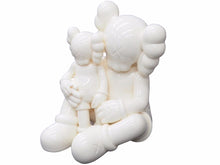 画像をギャラリービューアに読み込む, 未使用 KAWS カウズ KAWS HOLIDAY CHANGBAI MOUNTAIN FIGURE "Snowy White" KW-0146 ホワイト 中古 48926