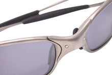 Load image into Gallery viewer, OAKLEY オークリー Juliet ジュリエット サングラス メガネ アイウェア スポーツ メタル シルバー ブラック 美品 中古 49013