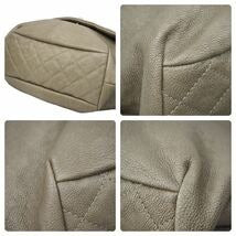 Load image into Gallery viewer, CHANEL シャネル チェーンショルダーバッグ マトラッセ キャビアスキン 17番台 2013年 ゴールド レザー レディース 美品 中古 49268