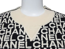 画像をギャラリービューアに読み込む, CHANEL シャネル 19AW 総柄 ニット ホワイト ブラック ロゴ セーター ジップ P61951K47642 サイズ38 美品 中古 49397