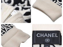 画像をギャラリービューアに読み込む, CHANEL シャネル 19AW 総柄 ニット ホワイト ブラック ロゴ セーター ジップ P61951K47642 サイズ38 美品 中古 49397