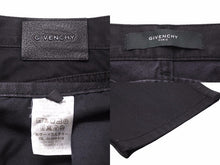 Load image into Gallery viewer, Givenchy ジバンシー デニムパンツ クロス 模様 ペイント チュニジア製 コットン レザー ブラック サイズ31 美品 中古 49585