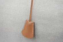 Load image into Gallery viewer, 超レア色 新品同様 HERMES エルメス オータクロア50 トワル ゴールド シルバー金具 Y刻印 中古 49672