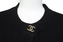 画像をギャラリービューアに読み込む, 新品未使用 CHANEL シャネル カーディガン ココマーク ボタン 2022-23AW P73483 K10530 94305 カシミヤ ブラック ゴールド 49750