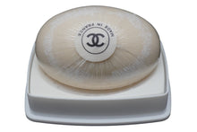 Load image into Gallery viewer, 新品未使用品 CHANEL シャネル 固形石鹸 N.19 ケース付き SAVON サヴォン 150g ギフト フランス製 アイボリー ブラック 150g 50095