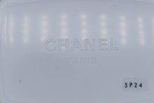 Load image into Gallery viewer, 新品未使用品 CHANEL シャネル 固形石鹸 N.19 ケース付き SAVON サヴォン 150g ギフト フランス製 アイボリー ブラック 150g 50095