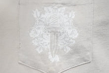 画像をギャラリービューアに読み込む, CHROME HEARTS クロムハーツ 半袖Ｔシャツ ボルドー ダガー 首ロゴ コットン ベージュ サイズM 美品 中古 50286