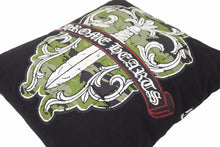 Load image into Gallery viewer, ChromeHearts クロムハーツ クッション ダガーモチーフ コットン ポリエステル ブラック ホワイト レッド グリーン 美品 中古 50386