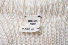 Load image into Gallery viewer, HERMES エルメス ロング カーディガン ベージュ シルク 光沢 トップス アウター ニット サイズME 美品 中古 50554