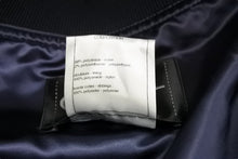 Load image into Gallery viewer, CHANEL シャネル アウター ココマーク ブルゾンジャケット P53732V40166 ネイビー シルバー 金具 サイズ38 美品 中古 50737