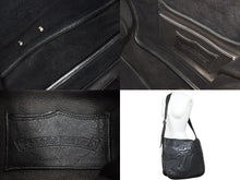 Load image into Gallery viewer, CHROME HEARTS クロムハーツ メッセンジャーバッグ MAIL LIP TANG リップタン ブラック シルバー ブラック レザー 美品 中古 50753