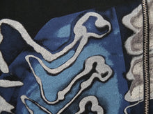 Load image into Gallery viewer, 極美品 Travis Scott CACTUS JACK Fragment Design SKELETON GRAFFITI FULL ZIP HOODIE ジップパーカー 黒 コットン XL 中古 50782