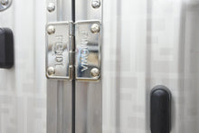 画像をギャラリービューアに読み込む, FENDI RIMOWA フェンディ リモア スーツケース ズッカ柄 33L 4輪 7VV133 972.90.00.4 シルバー金具 美品 中古 51022