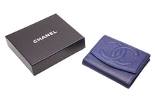 画像をギャラリービューアに読み込む, CHANEL シャネル キャビアスキン4055304 財布 ２つ折り財布 ブルー系 ココマーク 箱付き ギャランティーカード 中古 51044