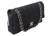 Load image into Gallery viewer, CHANEL シャネル マトラッセ チョコバー ショルダーバッグ 7番台 ココマーク ナイロン ブラック シルバー金具 美品 中古 51078