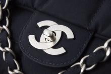 Load image into Gallery viewer, CHANEL シャネル マトラッセ チョコバー ショルダーバッグ 7番台 ココマーク ナイロン ブラック シルバー金具 美品 中古 51078
