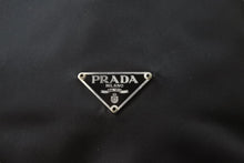 Load image into Gallery viewer, PRADA プラダ 巾着ポーチ ミニバッグ トライアングルロゴ イタリア製 ナイロン ブラック シルバー金具 美品 中古 51094