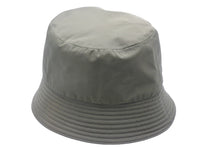 Load image into Gallery viewer, 極美品 PRADA プラダ テクニカルファブリック ロゴ バケットハット 帽子 コットン カーキ レッド サイズM 中古 51165