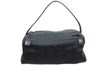 Load image into Gallery viewer, CHANEL シャネル ポーチ ニュートラベルライン バニティ ココマーク 6番台 2000年 ブラック 美品 中古 51274