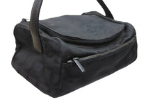 Load image into Gallery viewer, CHANEL シャネル ポーチ ニュートラベルライン バニティ ココマーク 6番台 2000年 ブラック 美品 中古 51274