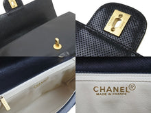 画像をギャラリービューアに読み込む, CHANEL シャネル ココマーク ターンロック 25cm パンチング ショルダー バッグ バイカラー 美品 中古 51370